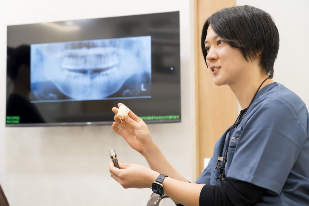 広島市歯医者　佐伯区歯医者　楽々園歯医者　海老園歯医者　えみたす歯科・矯正歯科　イオンタウン楽々園院　広島市おすすめの歯医者　インプラントの経験豊富な歯科医師　オールオン4　オールオン6