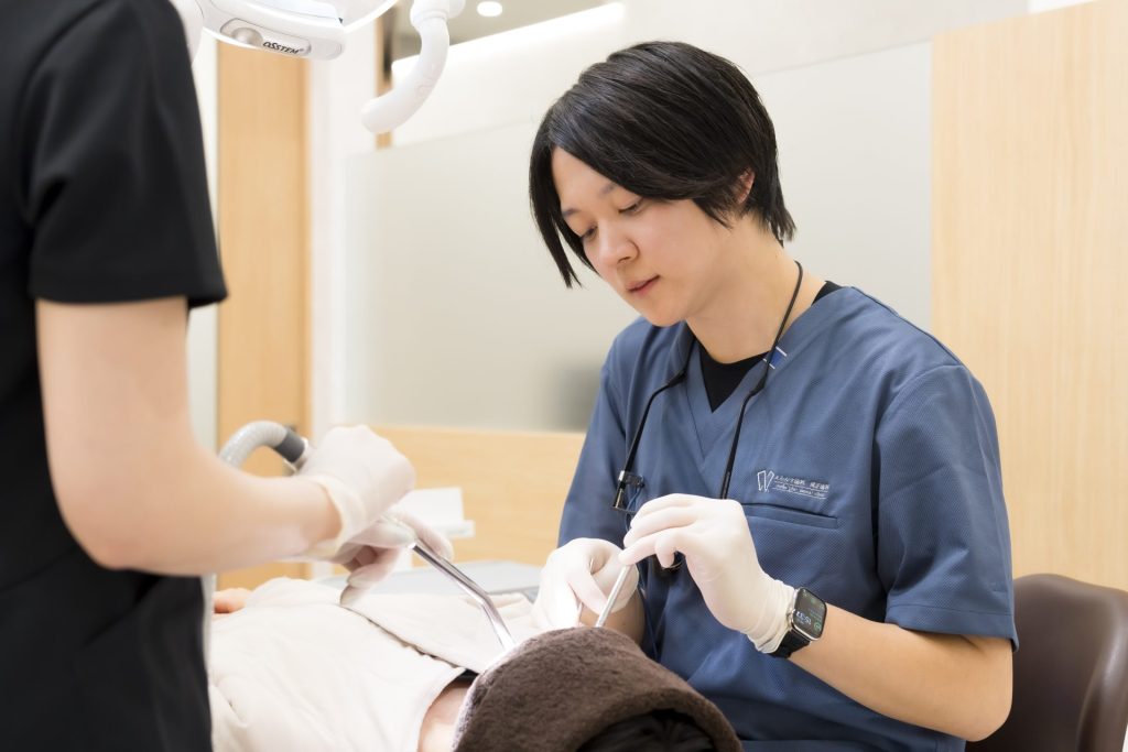 広島市歯医者 佐伯区歯医者 楽々園歯医者 海老園歯医者 えみたす歯科・矯正歯科 イオンタウン楽々園院 広島市でおすすめの歯医者 定期検診 ホワイトニング セラミック治療