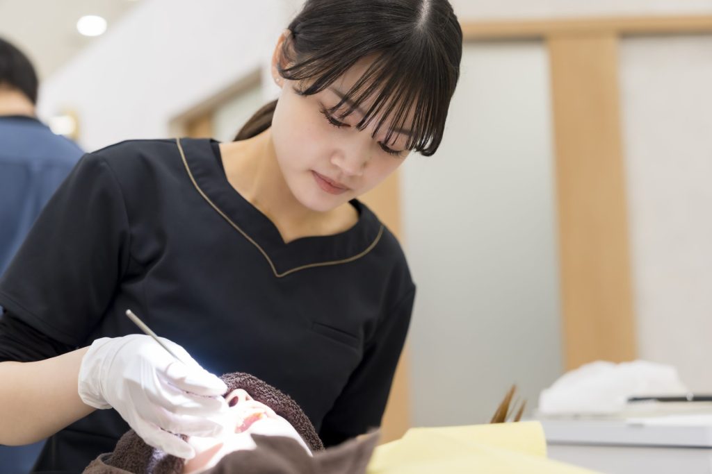 広島市歯医者　佐伯区歯医者　楽々園歯医者　海老園歯医者　えみたす歯科・矯正歯科　イオンタウン楽々園院　広島市でおすすめの歯医者　かかりつけ歯科医院　かかりつけ歯医者