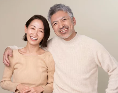 広島市歯医者　佐伯区歯医者　楽々園歯医者　海老園歯医者　えみたす歯科・矯正歯科　イオンタウン楽々園院　広島市おすすめの歯医者　インプラント　オールオン4　オールオン6　笑顔の夫婦