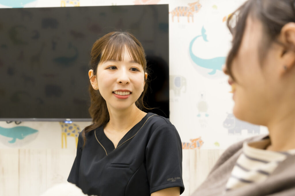 広島市歯医者　佐伯区歯医者　楽々園歯医者　海老園歯医者　廿日市市歯医者　えみたす歯科・矯正歯科　イオンタウン楽々園院　広島市でおすすめの歯医者　定期検診　歯科衛生士　歯医者でのサポート　歯茎の腫れ　生理前　相談