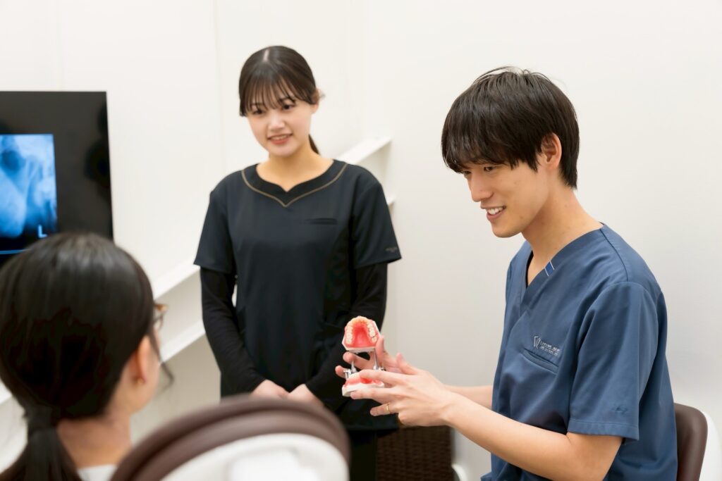 広島市歯医者　佐伯区歯医者　楽々園歯医者　海老園歯医者　廿日市市歯医者　えみたす歯科・矯正歯科　イオンタウン楽々園院　広島市でおすすめの歯医者　定期検診　舌のケア