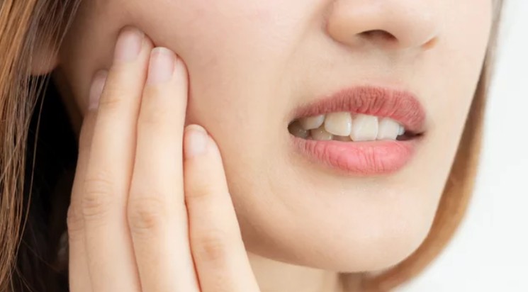 広島市歯医者　佐伯区歯医者　楽々園歯医者　海老園歯医者　廿日市市歯医者　えみたす歯科・矯正歯科　イオンタウン楽々園院　広島市でおすすめの歯医者　定期検診　歯科衛生士　歯医者でのサポート　歯の乾燥