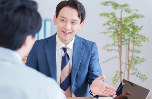 広島市歯医者　佐伯区歯医者　楽々園歯医者　海老園歯医者　廿日市市歯医者　えみたす歯科・矯正歯科　イオンタウン楽々園院　広島市でおすすめの歯医者　定期検診　男性矯正　矯正　マウスピース矯正　インビザライン　大人矯正　営業職の方　男性におすすめ