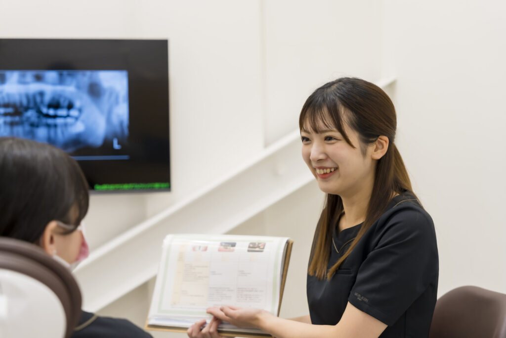 広島市歯医者　佐伯区歯医者　楽々園歯医者　海老園歯医者　廿日市市歯医者　えみたす歯科・矯正歯科　イオンタウン楽々園院　広島市でおすすめの歯医者　マウスピース矯正　マウスピース　マウスピースジュエリー　インビザライン　カウンセリング