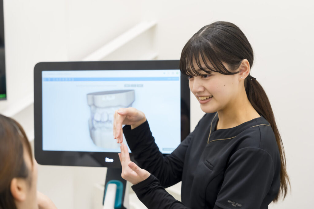 広島市歯医者　佐伯区歯医者　楽々園歯医者　海老園歯医者　廿日市市歯医者　えみたす歯科・矯正歯科　イオンタウン楽々園院　広島市でおすすめの歯医者　舌の位置　口腔内に与える影響　歯科衛生士の指導