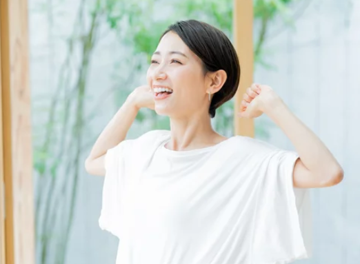 広島市歯医者　佐伯区歯医者　楽々園歯医者　海老園歯医者　廿日市市歯医者　えみたす歯科・矯正歯科　イオンタウン楽々園院　広島市でおすすめの歯医者　スマホ首　スマホ首とかみ合わせの影響