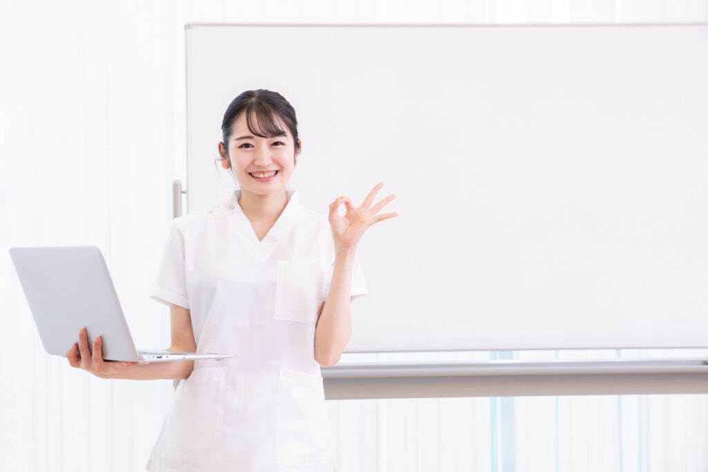 歯科　歯医者　広島市歯医者　佐伯区歯医者　楽々園歯医者　海老園歯医者　廿日市市歯医者　えみたす歯科・矯正歯科　イオンタウン楽々園院　広島市でおすすめの歯医者　歯科　歯医者　マウスピース矯正　インビザライン　矯正の悩み