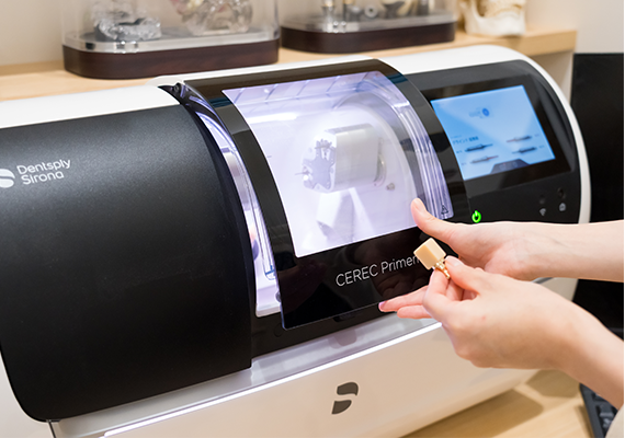 院内で修復物の設計・製作